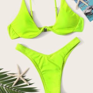 Underwire top with high leg bikini set